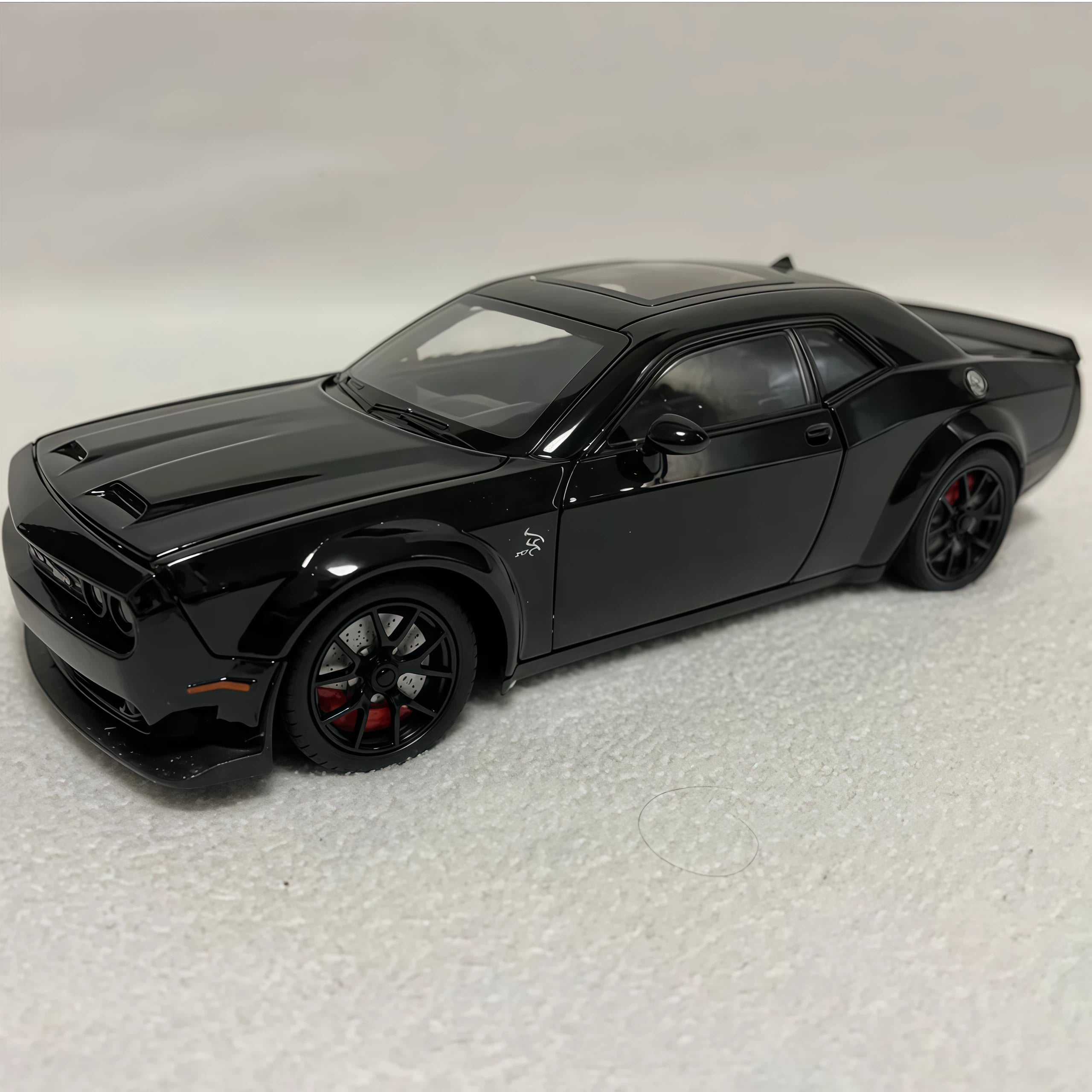 1:24 Cool Black Alloy Toy Car Model