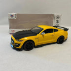 1:24 Scale Die-cast Sports Car Model