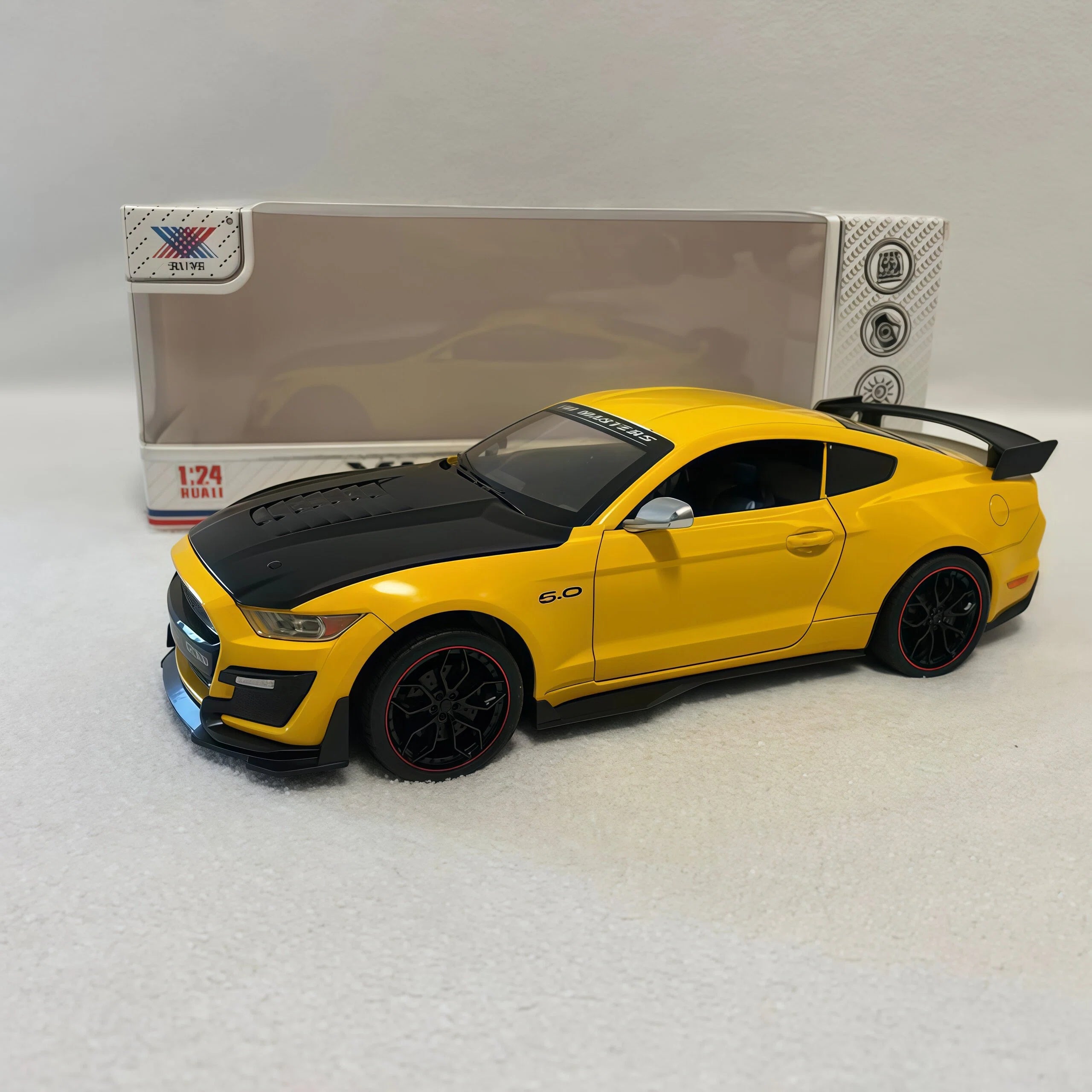 1:24 Scale Die-cast Sports Car Model